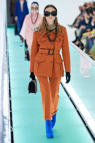 Look 12
